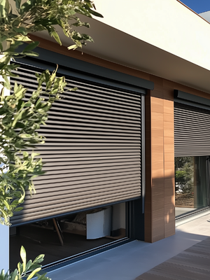 Rollläden aus Aluminium, PVC und Holz